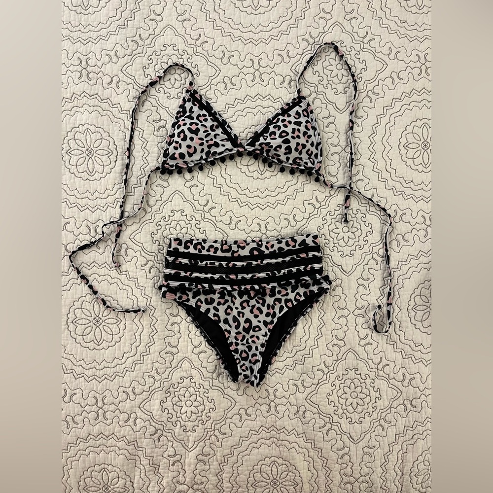 NWOT Pink Lily Leopard Mesh Pom Pom Bikini - Pink & White - Size S